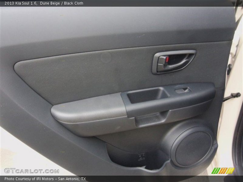 Dune Beige / Black Cloth 2013 Kia Soul 1.6