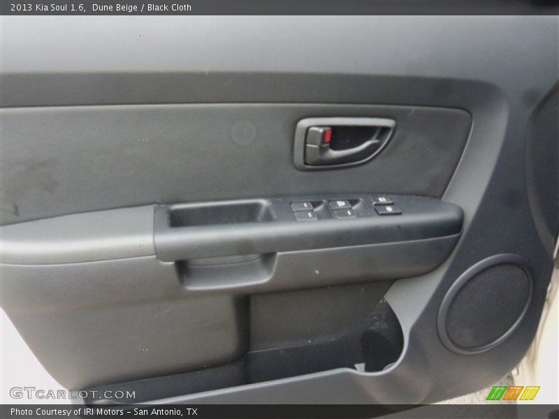 Dune Beige / Black Cloth 2013 Kia Soul 1.6