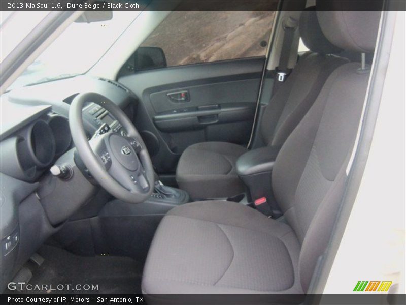 Dune Beige / Black Cloth 2013 Kia Soul 1.6