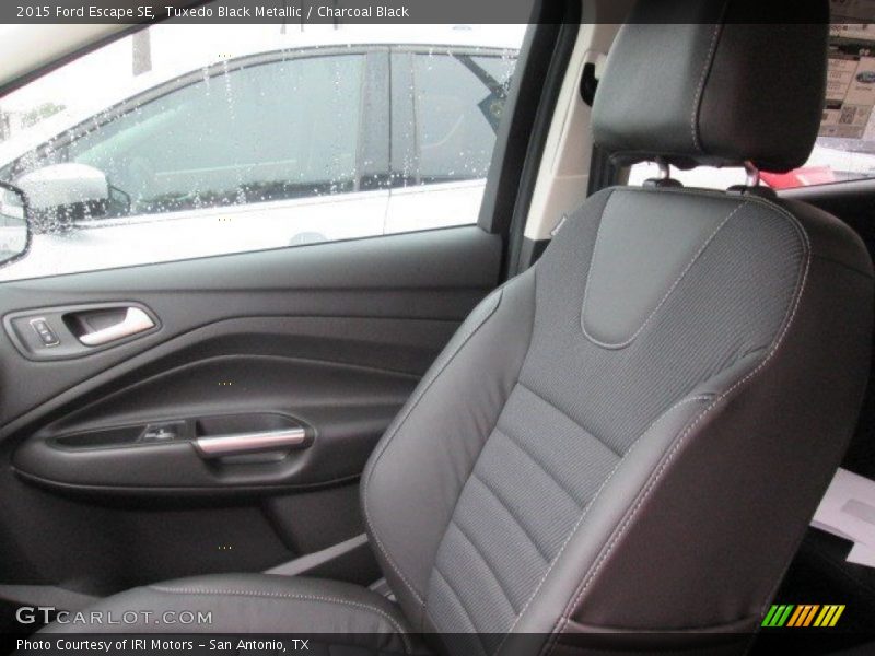 Tuxedo Black Metallic / Charcoal Black 2015 Ford Escape SE