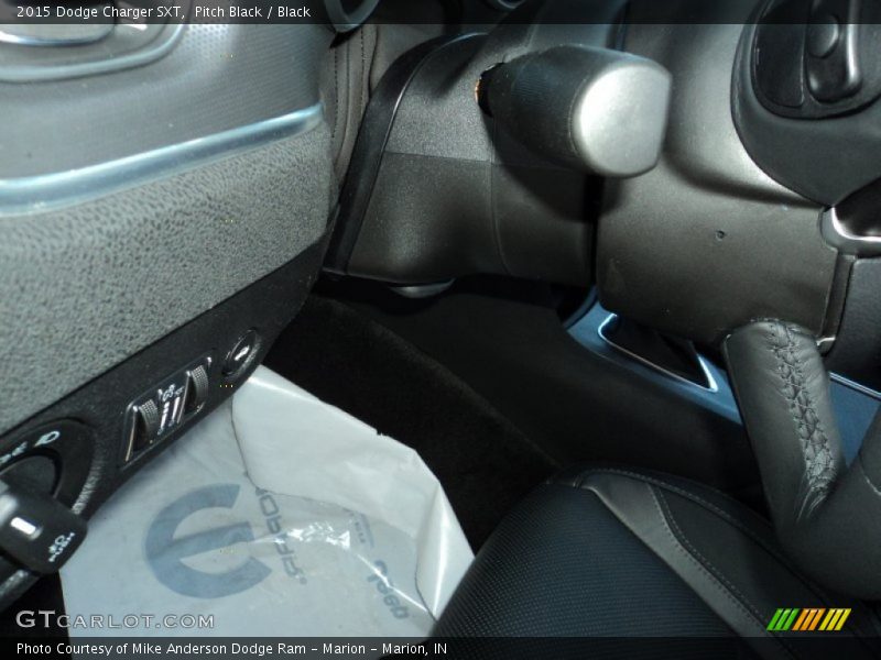 Pitch Black / Black 2015 Dodge Charger SXT