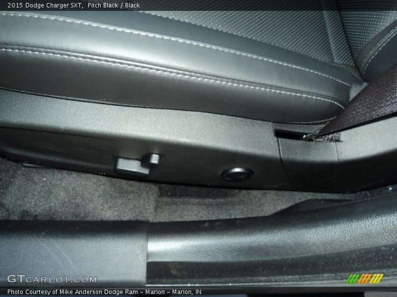 Pitch Black / Black 2015 Dodge Charger SXT