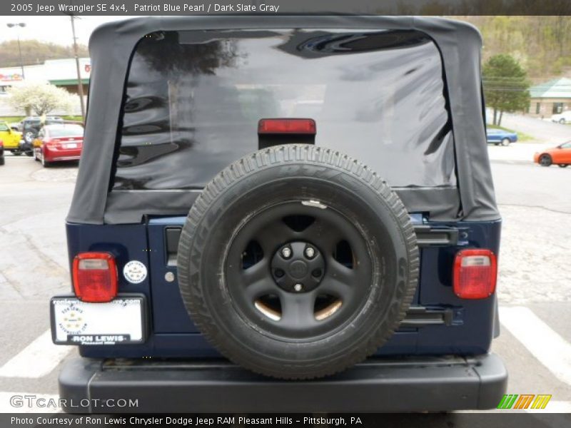 Patriot Blue Pearl / Dark Slate Gray 2005 Jeep Wrangler SE 4x4