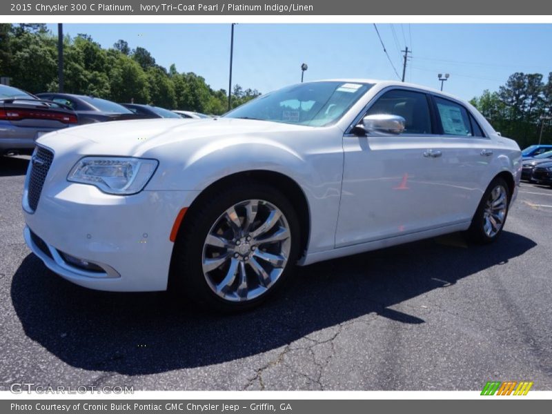 Front 3/4 View of 2015 300 C Platinum