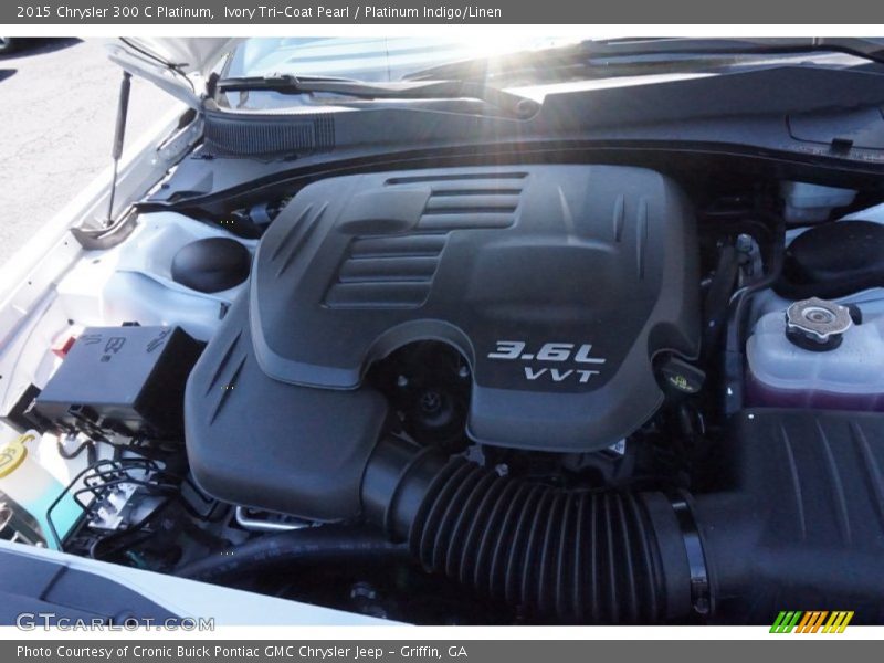 Ivory Tri-Coat Pearl / Platinum Indigo/Linen 2015 Chrysler 300 C Platinum