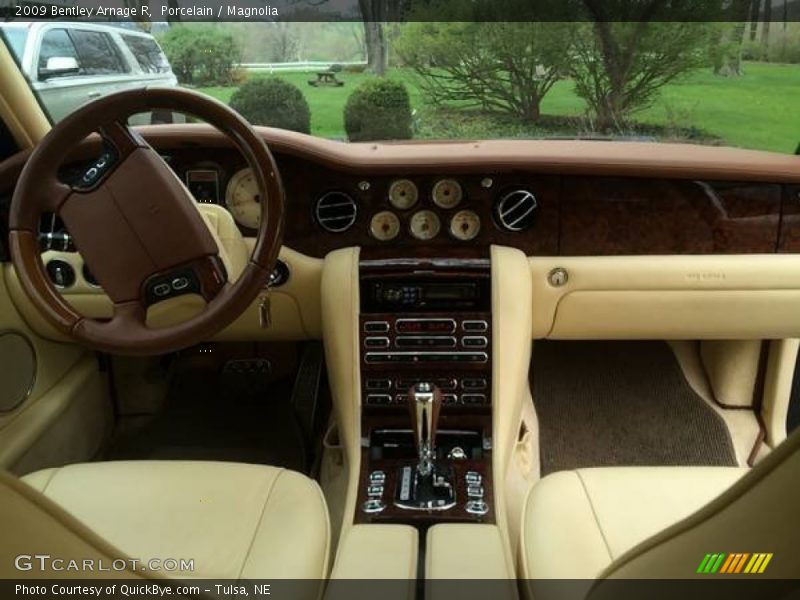 Porcelain / Magnolia 2009 Bentley Arnage R