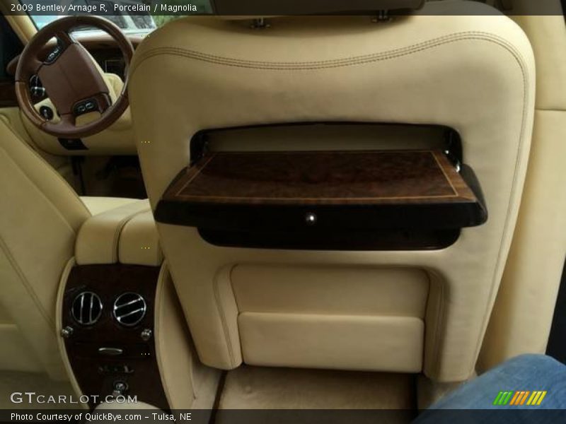 Porcelain / Magnolia 2009 Bentley Arnage R