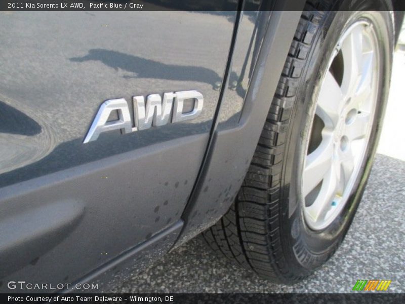 Pacific Blue / Gray 2011 Kia Sorento LX AWD
