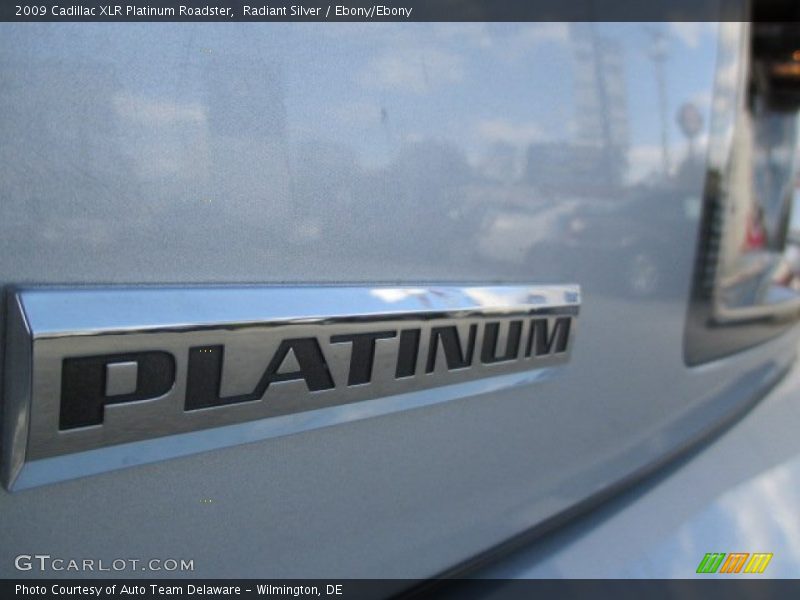 Radiant Silver / Ebony/Ebony 2009 Cadillac XLR Platinum Roadster