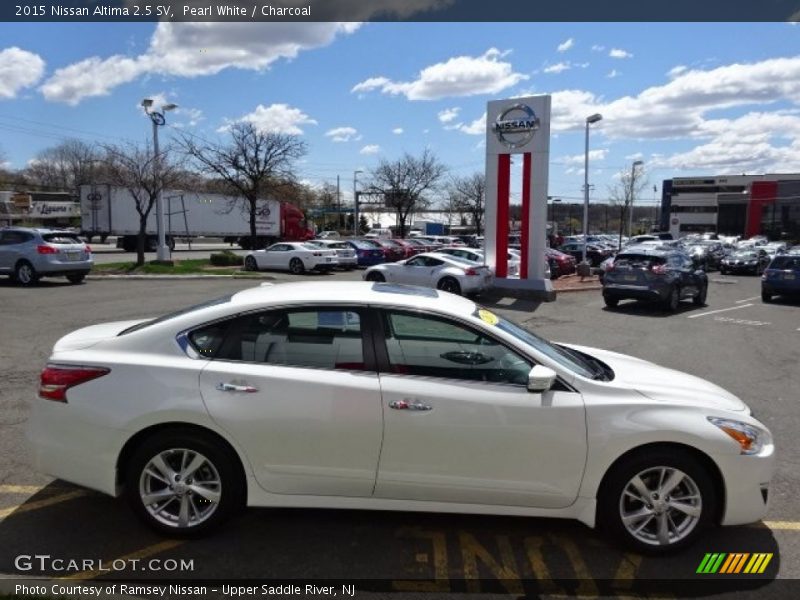 Pearl White / Charcoal 2015 Nissan Altima 2.5 SV