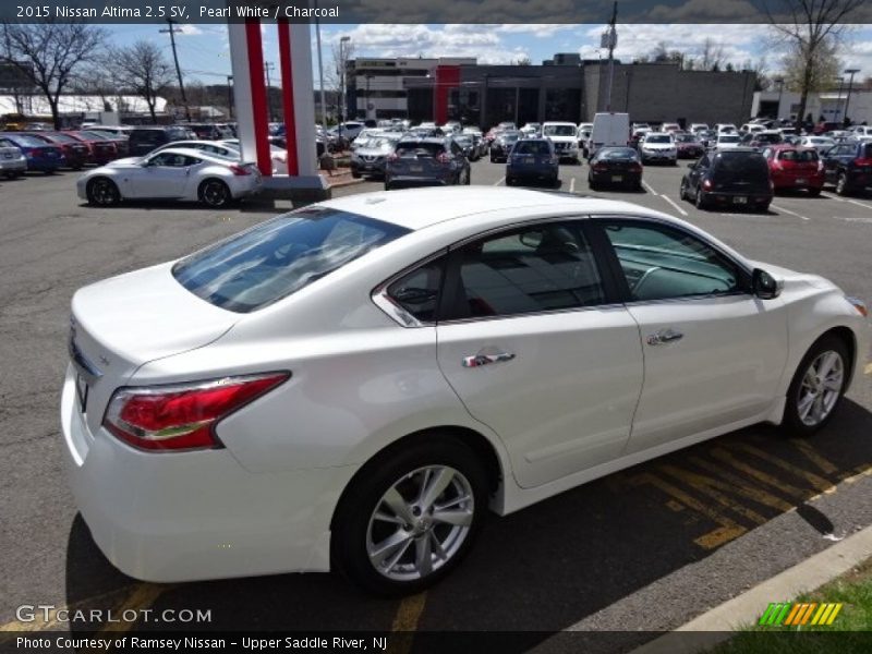 Pearl White / Charcoal 2015 Nissan Altima 2.5 SV