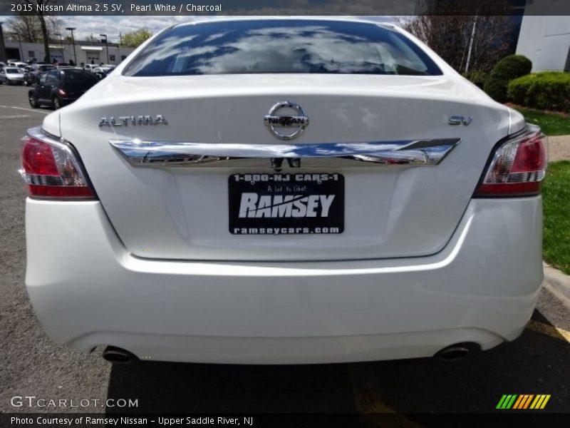 Pearl White / Charcoal 2015 Nissan Altima 2.5 SV