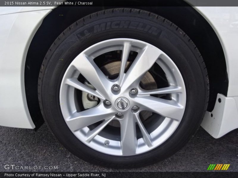 Pearl White / Charcoal 2015 Nissan Altima 2.5 SV