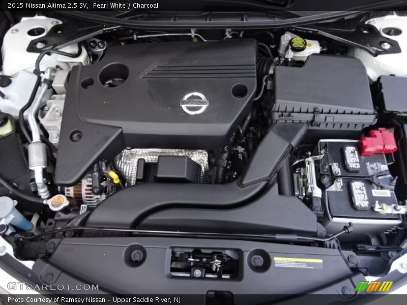 Pearl White / Charcoal 2015 Nissan Altima 2.5 SV