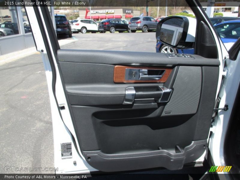 Fuji White / Ebony 2015 Land Rover LR4 HSE