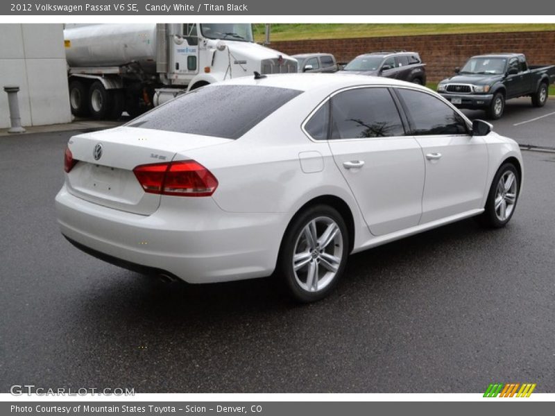 Candy White / Titan Black 2012 Volkswagen Passat V6 SE