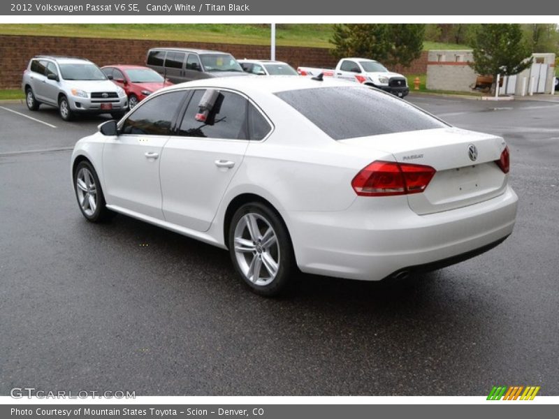 Candy White / Titan Black 2012 Volkswagen Passat V6 SE