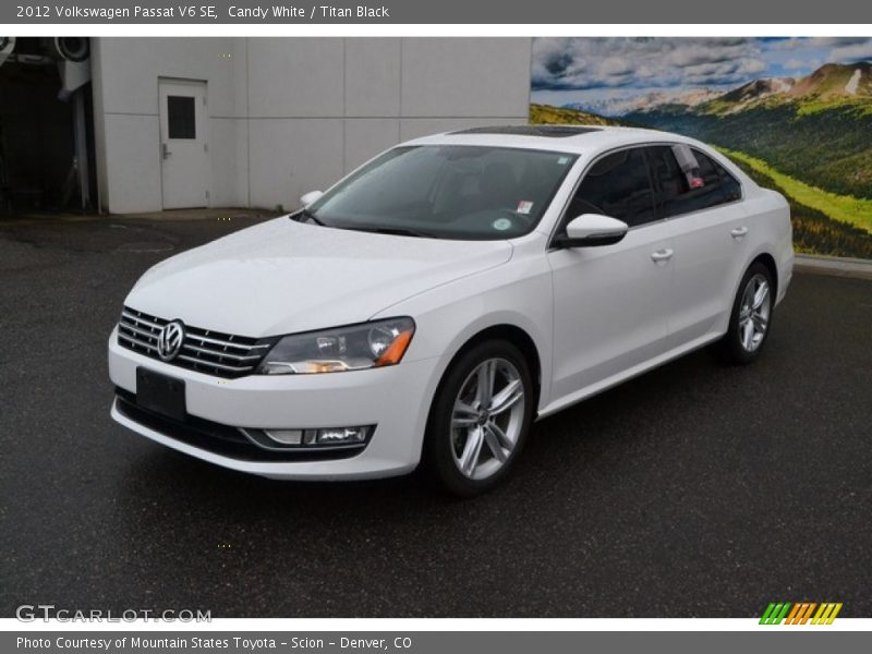 Candy White / Titan Black 2012 Volkswagen Passat V6 SE