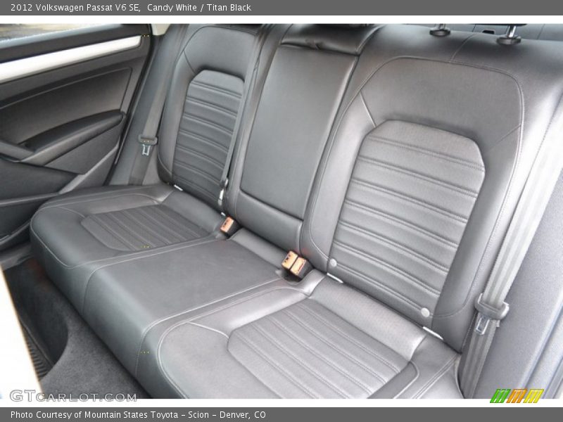 Candy White / Titan Black 2012 Volkswagen Passat V6 SE