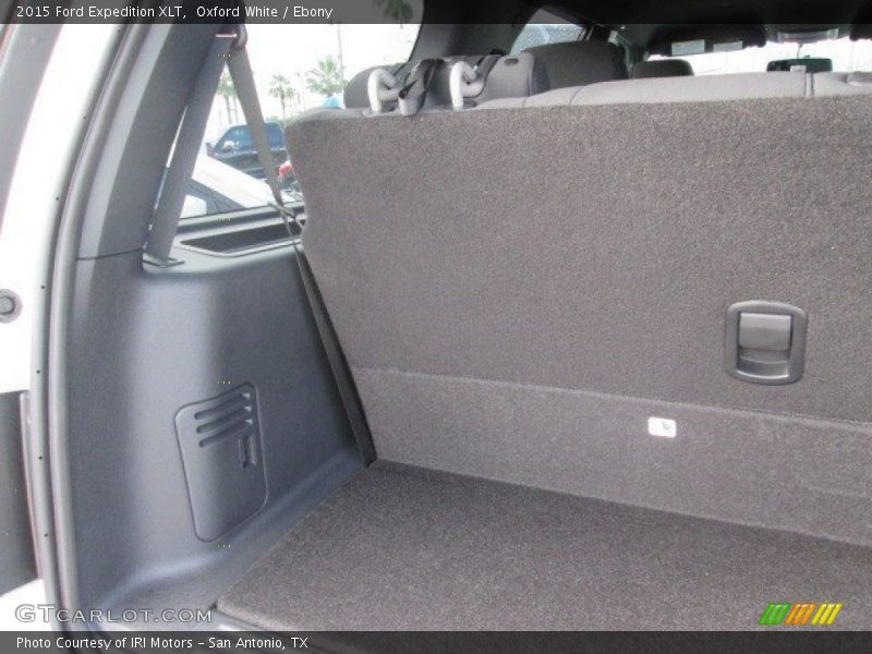 Oxford White / Ebony 2015 Ford Expedition XLT