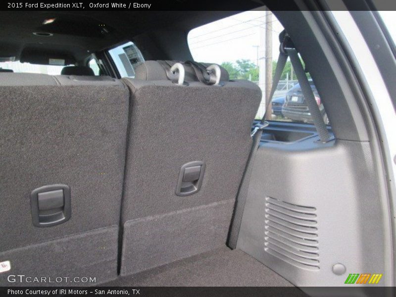 Oxford White / Ebony 2015 Ford Expedition XLT