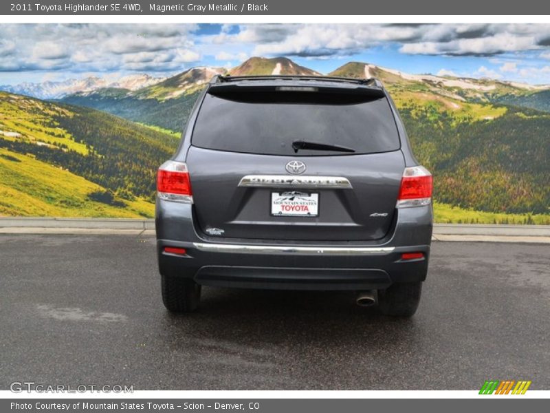 Magnetic Gray Metallic / Black 2011 Toyota Highlander SE 4WD