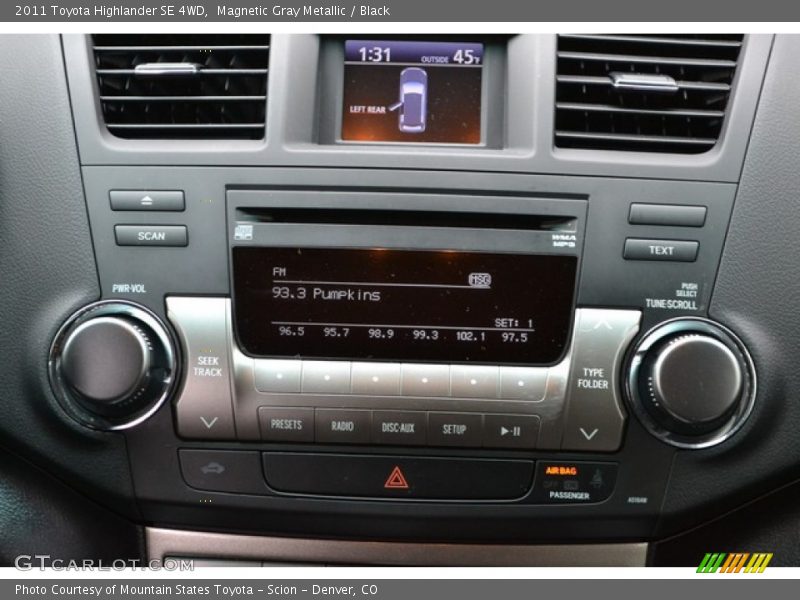 Audio System of 2011 Highlander SE 4WD