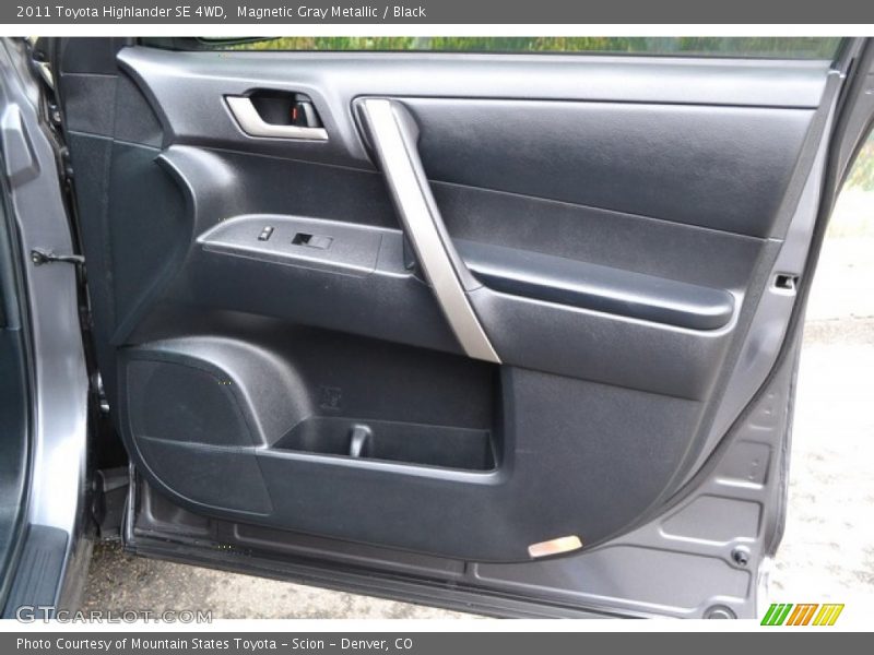 Door Panel of 2011 Highlander SE 4WD