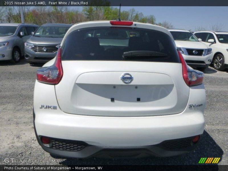 Pearl White / Black/Red 2015 Nissan Juke S AWD