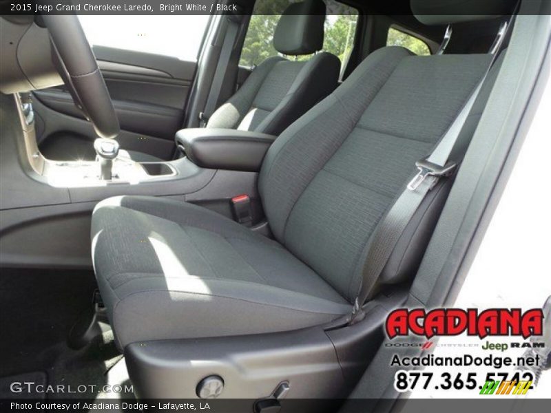 Bright White / Black 2015 Jeep Grand Cherokee Laredo