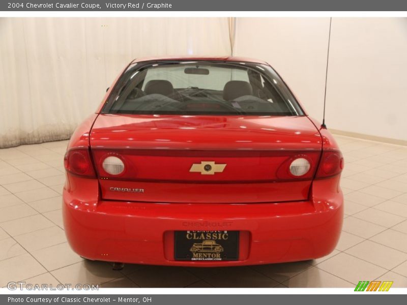Victory Red / Graphite 2004 Chevrolet Cavalier Coupe