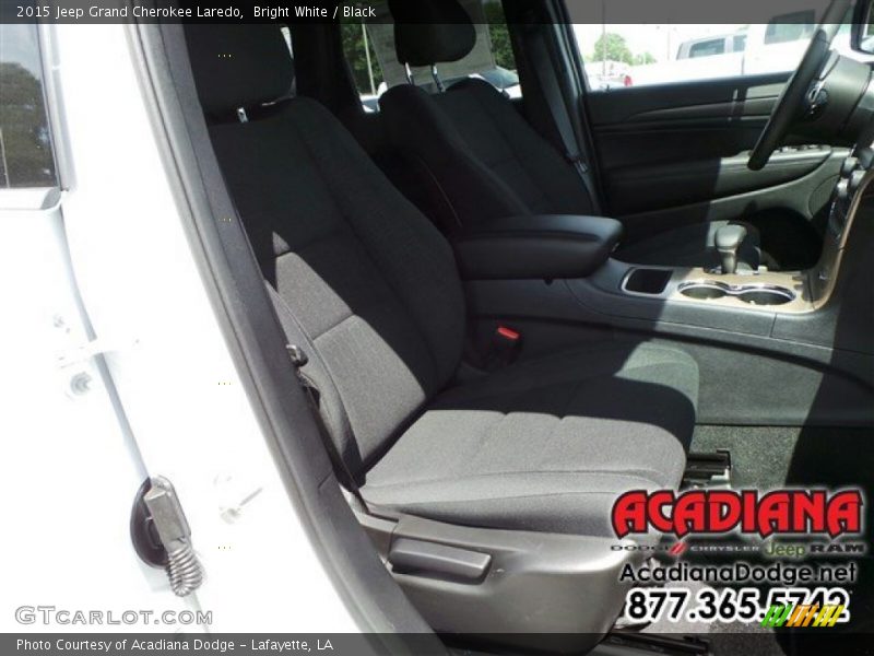 Bright White / Black 2015 Jeep Grand Cherokee Laredo