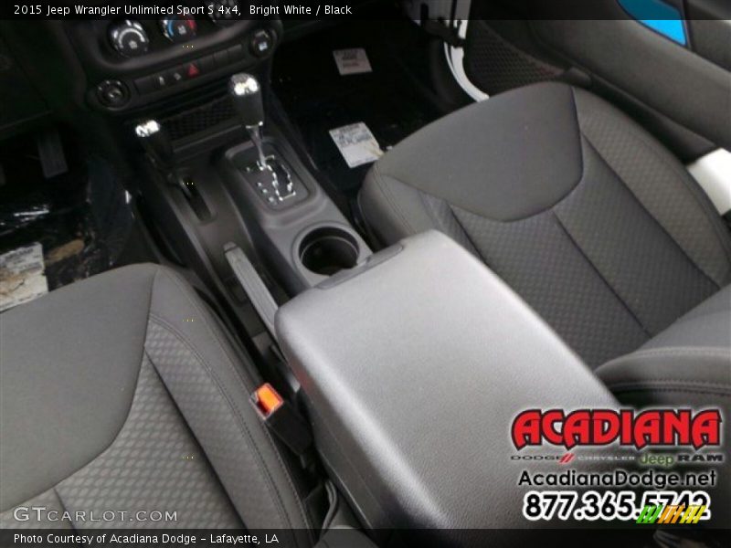 Bright White / Black 2015 Jeep Wrangler Unlimited Sport S 4x4
