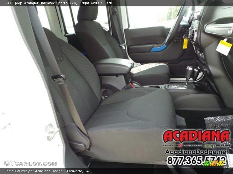 Bright White / Black 2015 Jeep Wrangler Unlimited Sport S 4x4