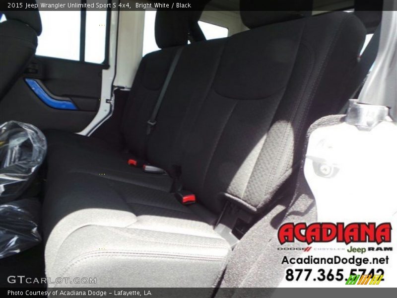 Bright White / Black 2015 Jeep Wrangler Unlimited Sport S 4x4
