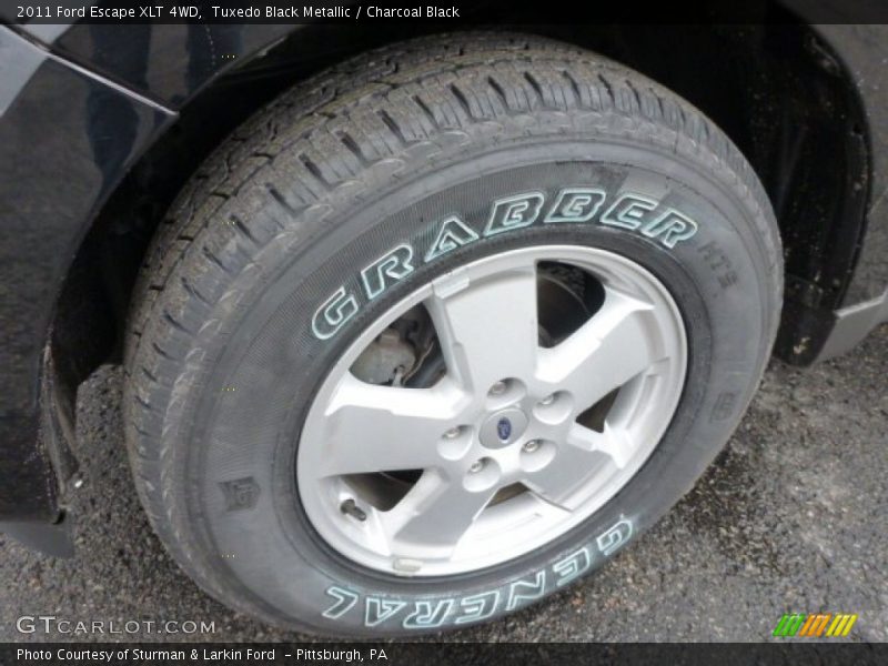 Tuxedo Black Metallic / Charcoal Black 2011 Ford Escape XLT 4WD
