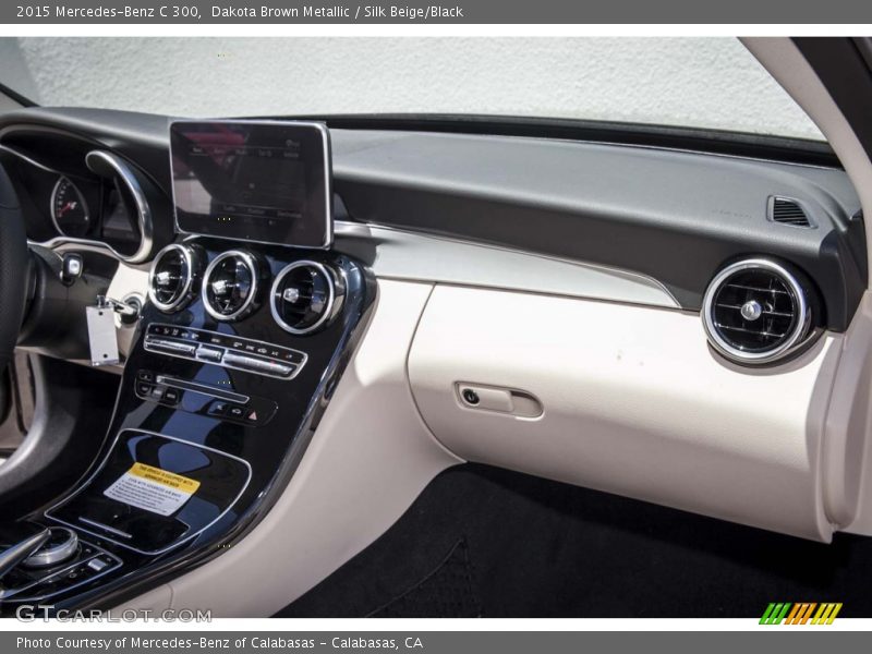 Dakota Brown Metallic / Silk Beige/Black 2015 Mercedes-Benz C 300