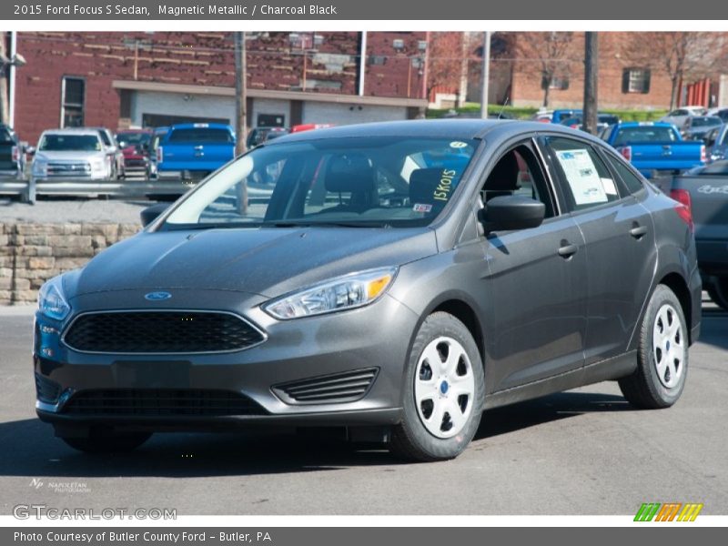 Magnetic Metallic / Charcoal Black 2015 Ford Focus S Sedan