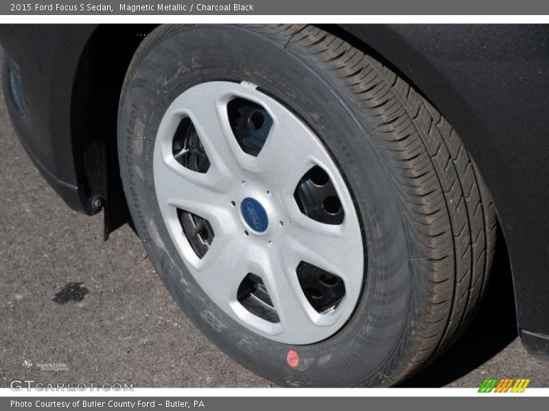 Magnetic Metallic / Charcoal Black 2015 Ford Focus S Sedan