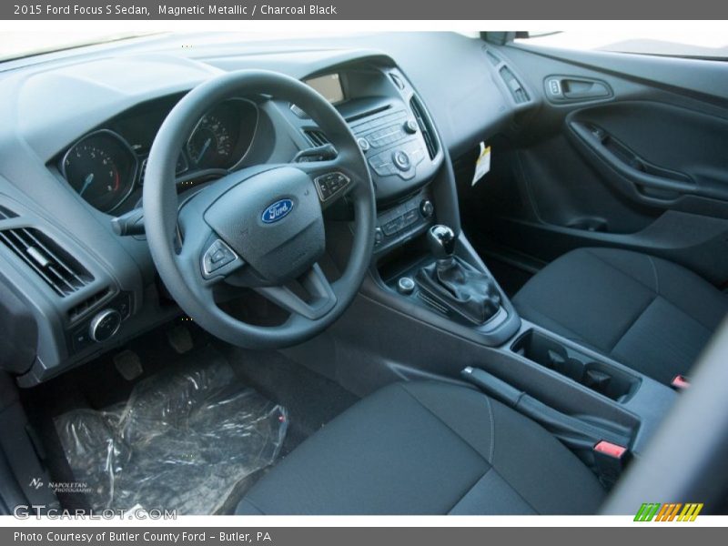 Magnetic Metallic / Charcoal Black 2015 Ford Focus S Sedan