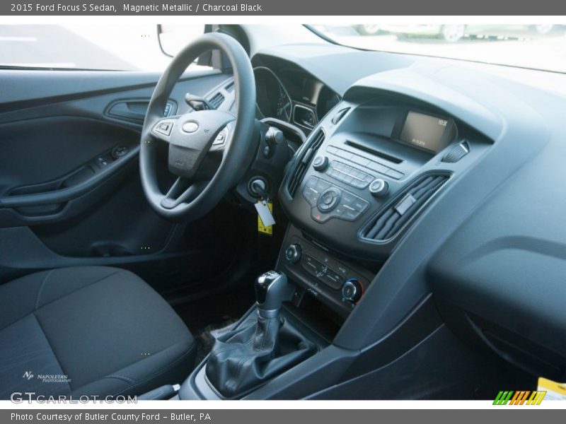 Magnetic Metallic / Charcoal Black 2015 Ford Focus S Sedan