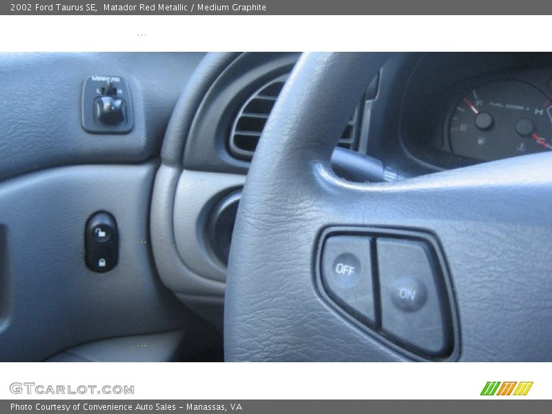 Matador Red Metallic / Medium Graphite 2002 Ford Taurus SE