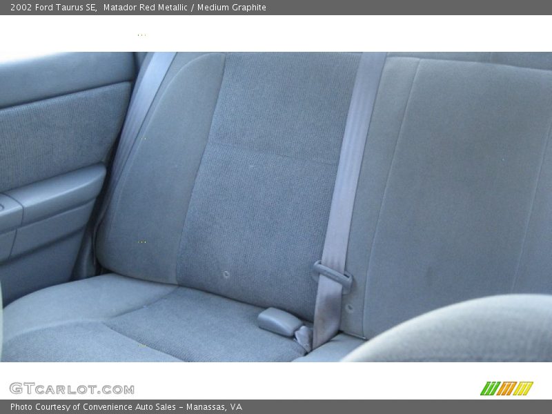 Matador Red Metallic / Medium Graphite 2002 Ford Taurus SE