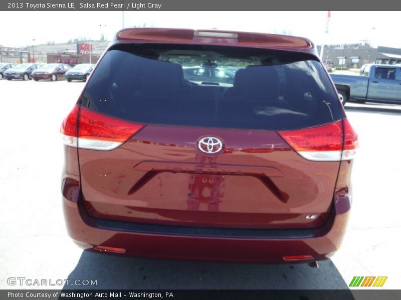 Salsa Red Pearl / Light Gray 2013 Toyota Sienna LE