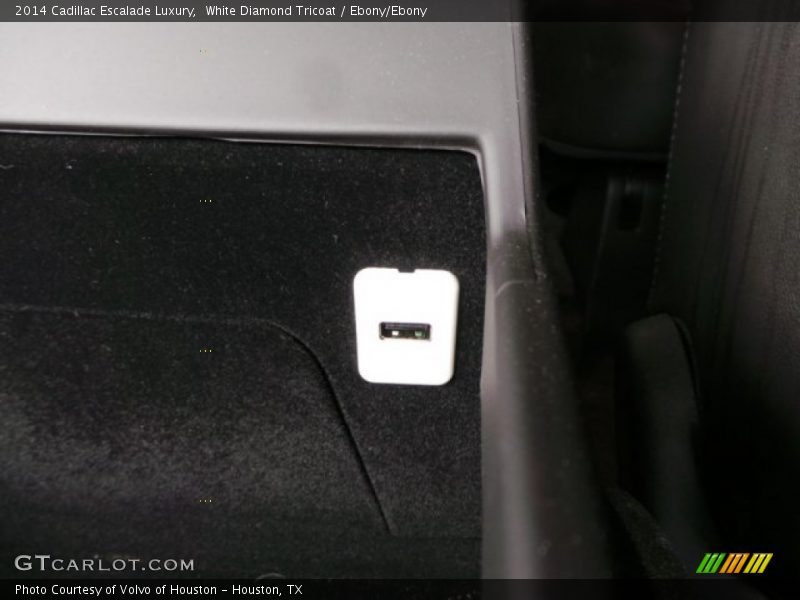 White Diamond Tricoat / Ebony/Ebony 2014 Cadillac Escalade Luxury