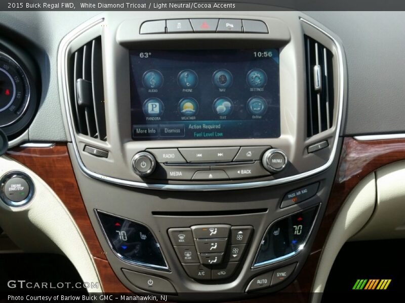 White Diamond Tricoat / Light Neutral/Cocoa Accents 2015 Buick Regal FWD