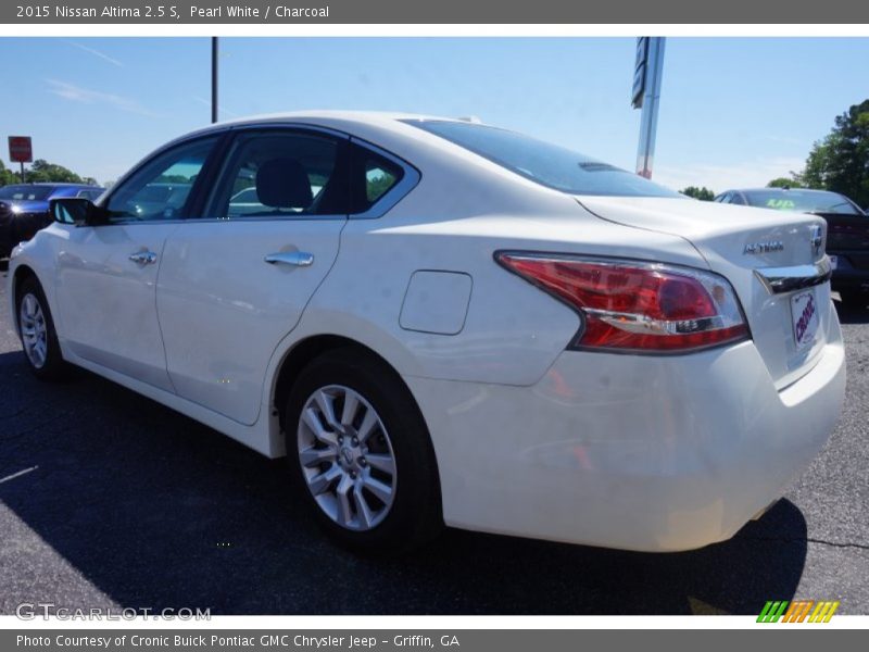 Pearl White / Charcoal 2015 Nissan Altima 2.5 S