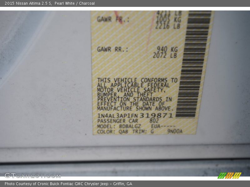 Pearl White / Charcoal 2015 Nissan Altima 2.5 S