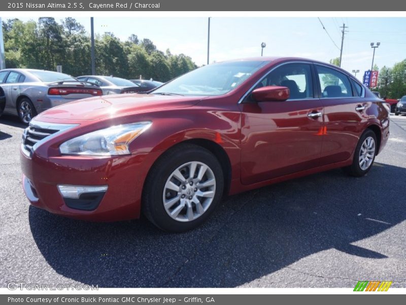Cayenne Red / Charcoal 2015 Nissan Altima 2.5 S
