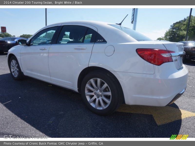 Bright White / Black 2014 Chrysler 200 Touring Sedan